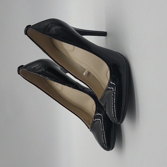 1050- Calvin Klein Women's Heel Black Shoes Size 8 - Picture 2 of 12